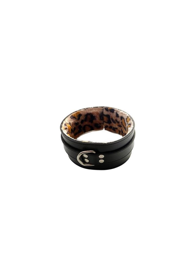 Rouge Leather Collar with Faux Fur Lining