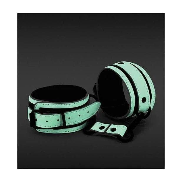 GLO-Bondage-Ankle-Cuff-Glow-in-the-Dark-On-The-Wilder-Side_dd6f120f-a031-4618-b943-4cf509d6806d.jpg